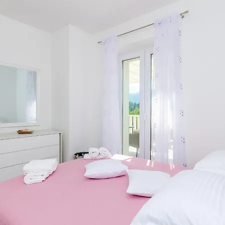 5 Bedroom Cozy In *