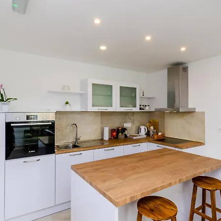 Amazing In With Wifi Gruda