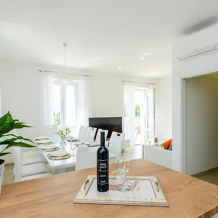 5 Bedroom Cozy In * Gruda
