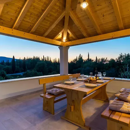 5 Bedroom Cozy In