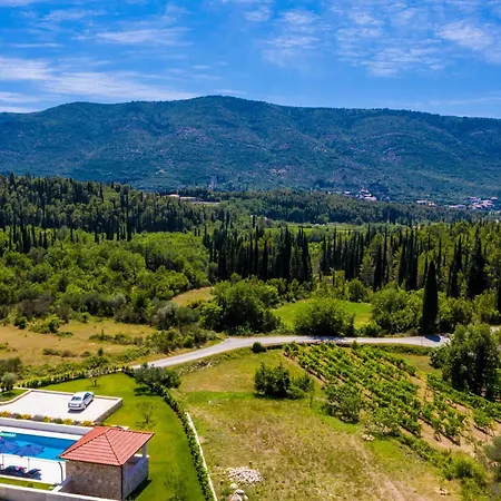 Holiday home 5 Bedroom Cozy In