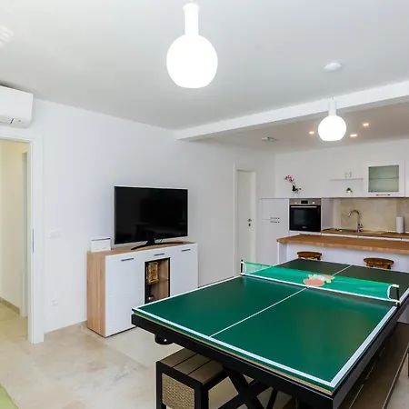 5 Bedroom Cozy In * Gruda