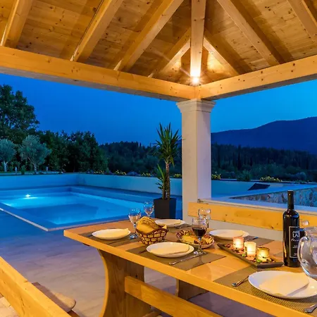 5 Bedroom Cozy In *