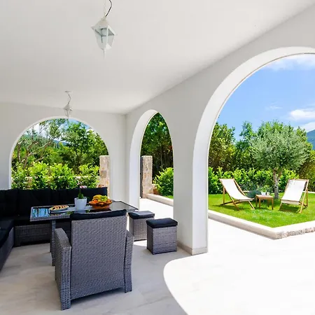 Holiday home 5 Bedroom Cozy In