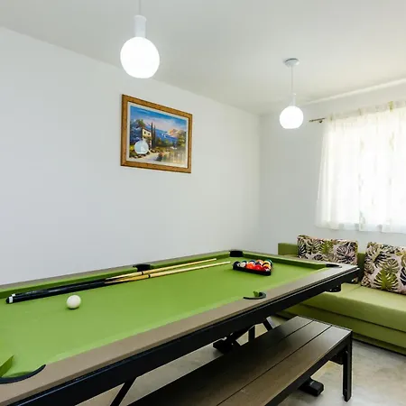 5 Bedroom Cozy In
