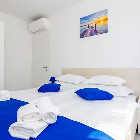 5 Bedroom Cozy In Gruda