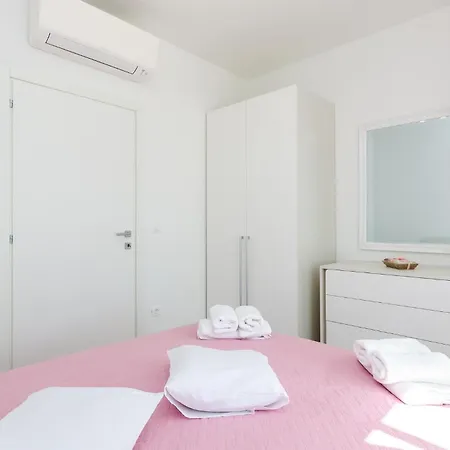 5 Bedroom Cozy In