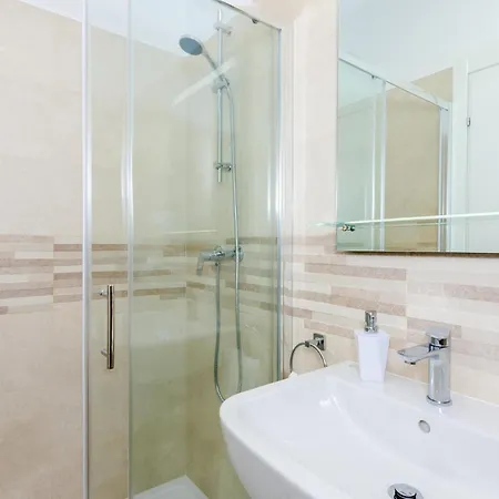 Prázdninový dům 5 Bedroom Cozy In